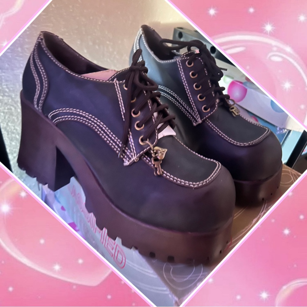 Vintage 90s Y2K Chunky Platforms w/Charms